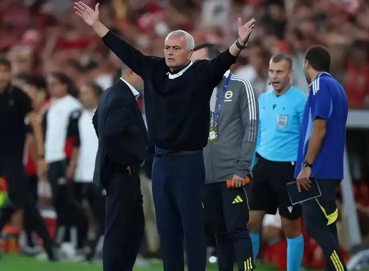 光了, 路易斯一脚, 他因为带领 光了, 路易斯一脚, 他因为带领